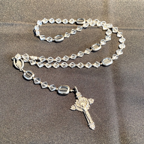 Custom Rosarie with the Virgin Mary and Crucifix - Picture 1 of 7